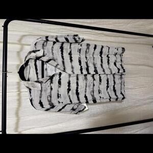 Stylish Black and White Tie-Dye Short Sleeve Shirt